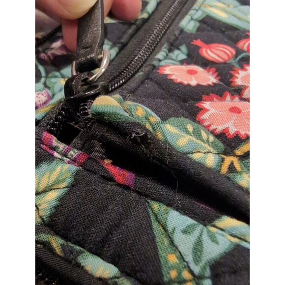 Vera Bradley RFID Turnlock Zip Around Wallet Haymarket Floral Quilted Clutch - Picture 7 of 7